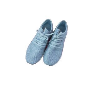 New balance women's 9.5 B woven running course